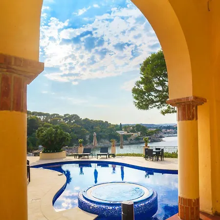 Villa Cuccia Noya *